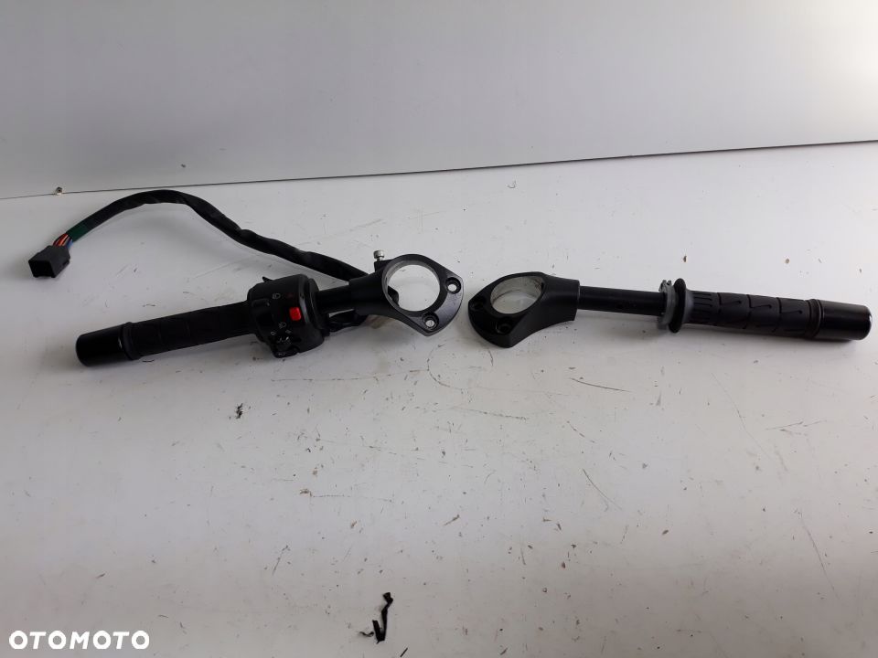 KAWASAKI ZX-14 ZZR 1400 KIEROWNICA PRAWA LEWA - 1