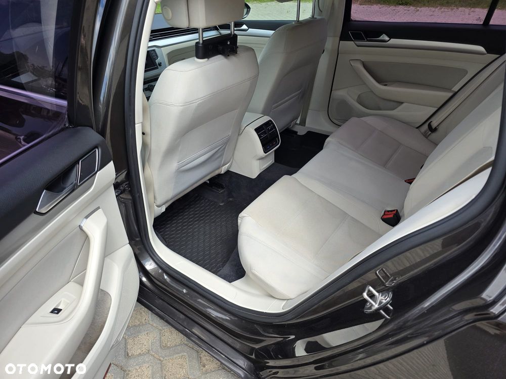 Volkswagen Passat 2.0 TDI BMT Comfortline - 10