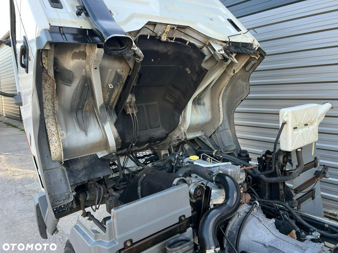 Nissan Atleon - 23