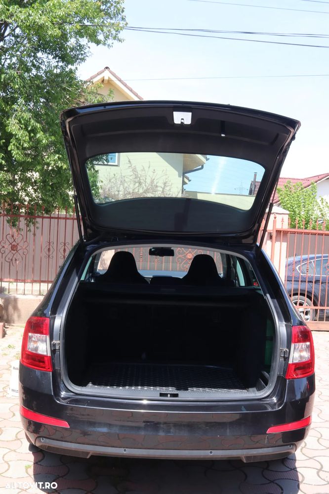 Skoda Octavia 2.0 TDI (Green tec) DSG Style - 7