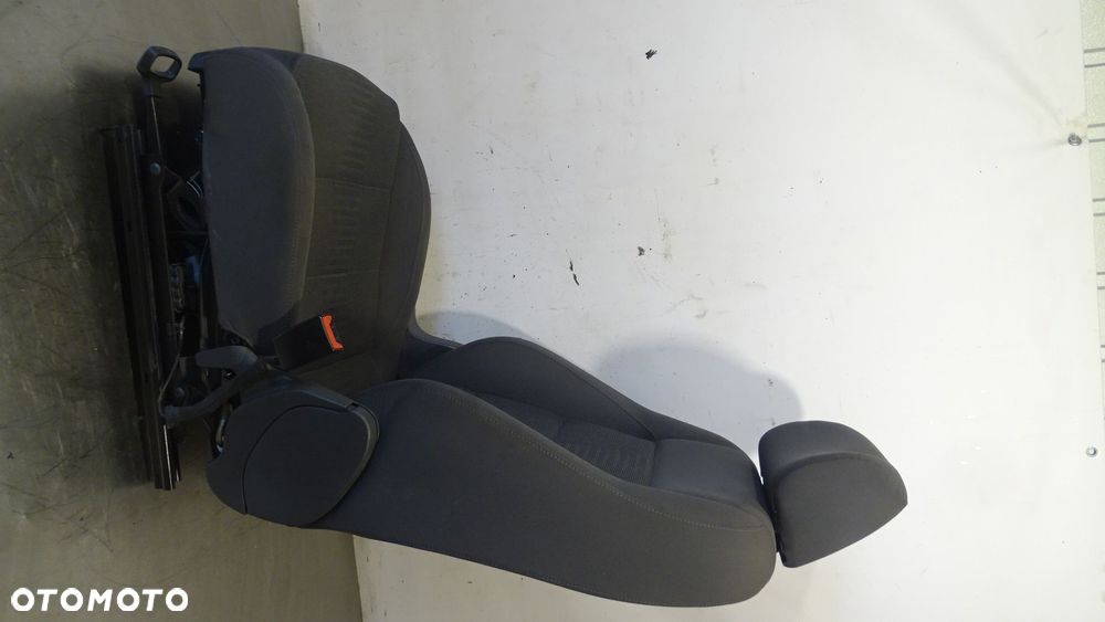 FOTEL PASAŻERA VOLKSWAGEN TOURAN I 2.0 - 7