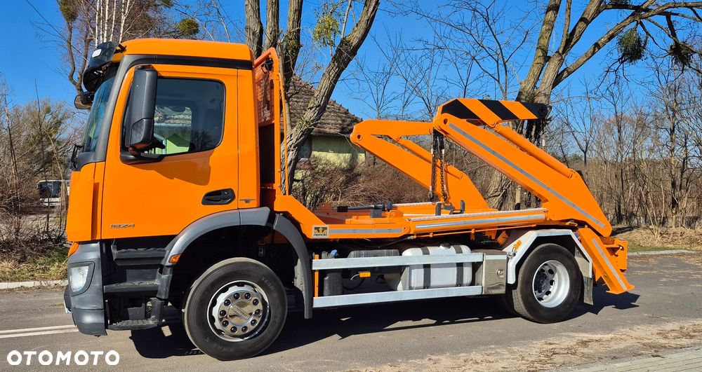 Mercedes-Benz AROCS 1827 - 4