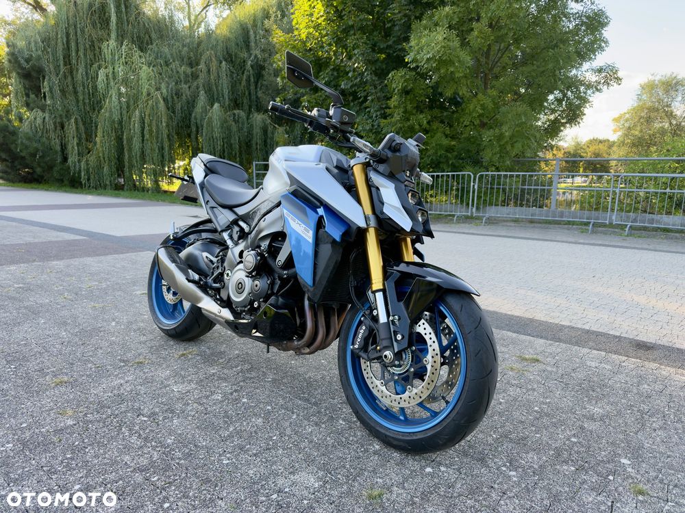 Suzuki GSX 1000 - 9