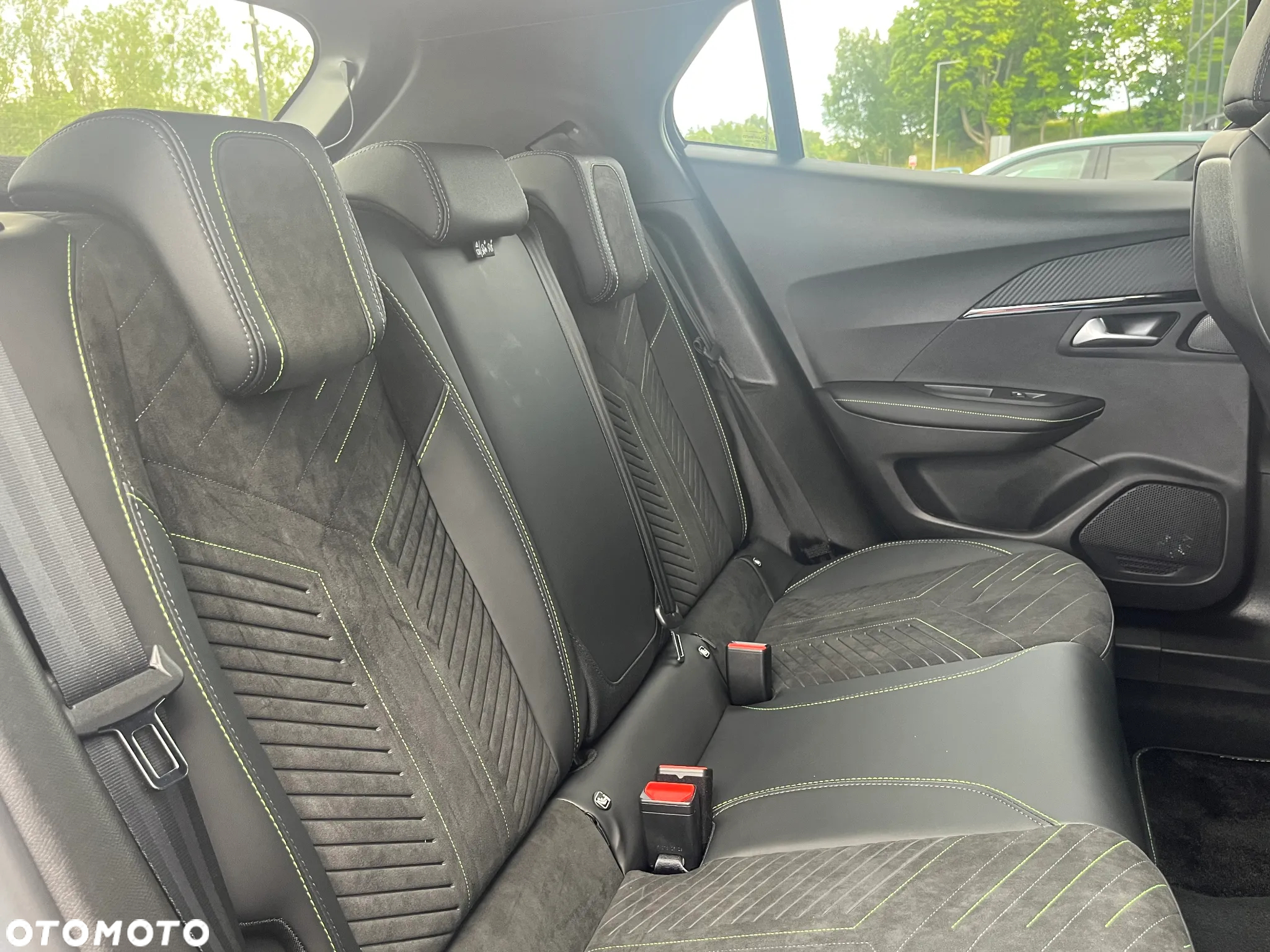 Peugeot 2008 PureTech mHEV GT e-DCS6 - 35