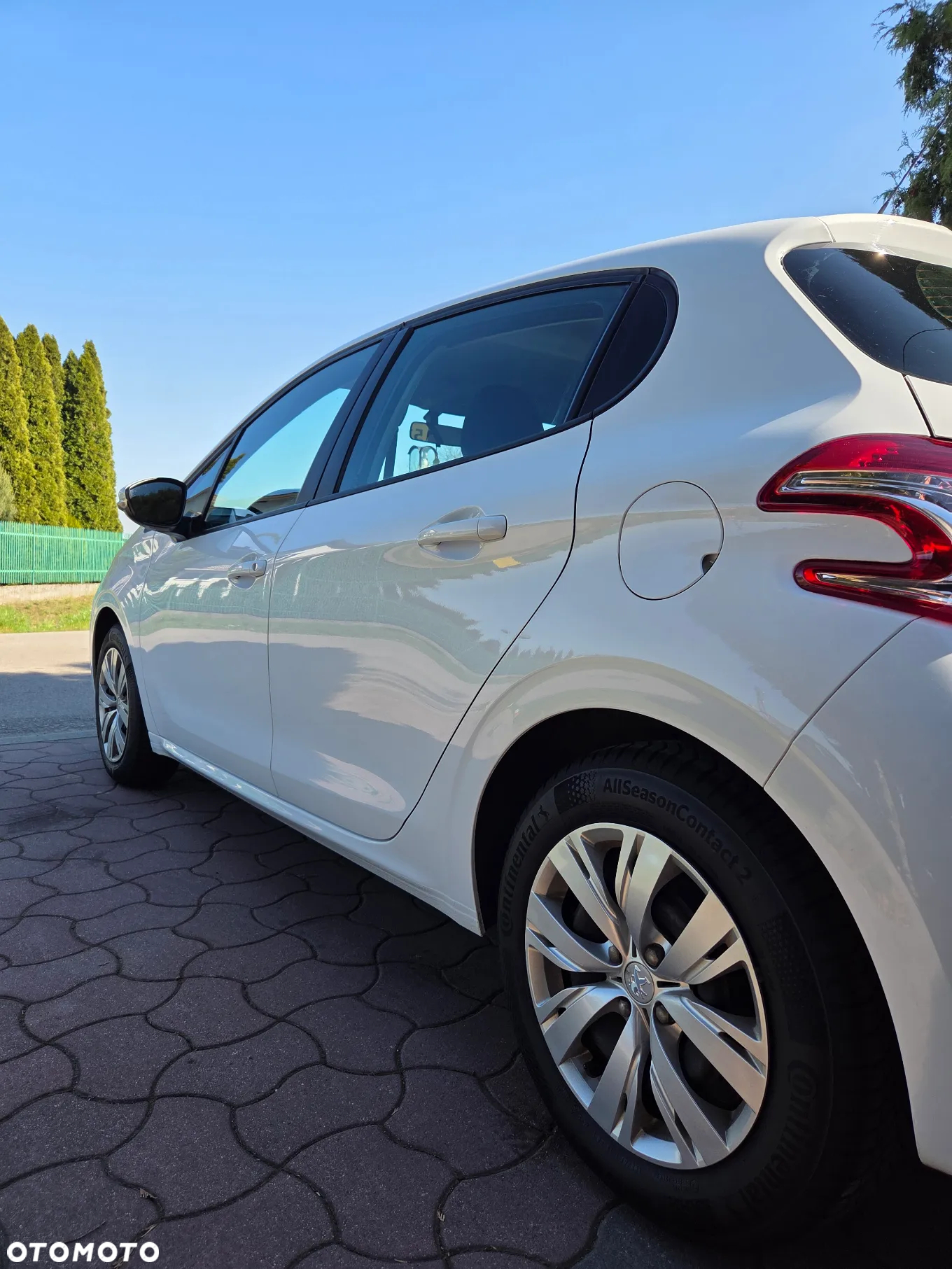 Peugeot 208 - 12