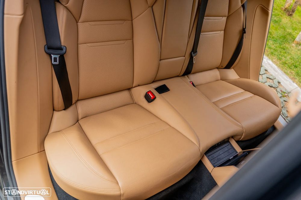 Porsche Panamera Sport Turismo 4 E-Hybrid - 53