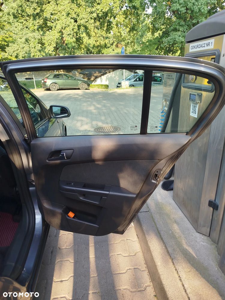 Opel Astra 1.6 Enjoy - 23