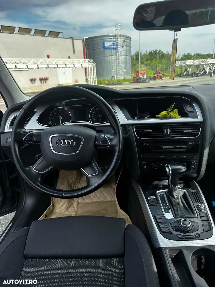 Audi A4 2.0 TDI DPF multitronic Attraction - 17