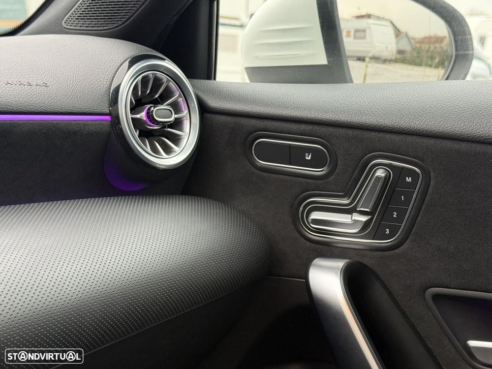 Mercedes-Benz A 250 Limousine e AMG Line - 37