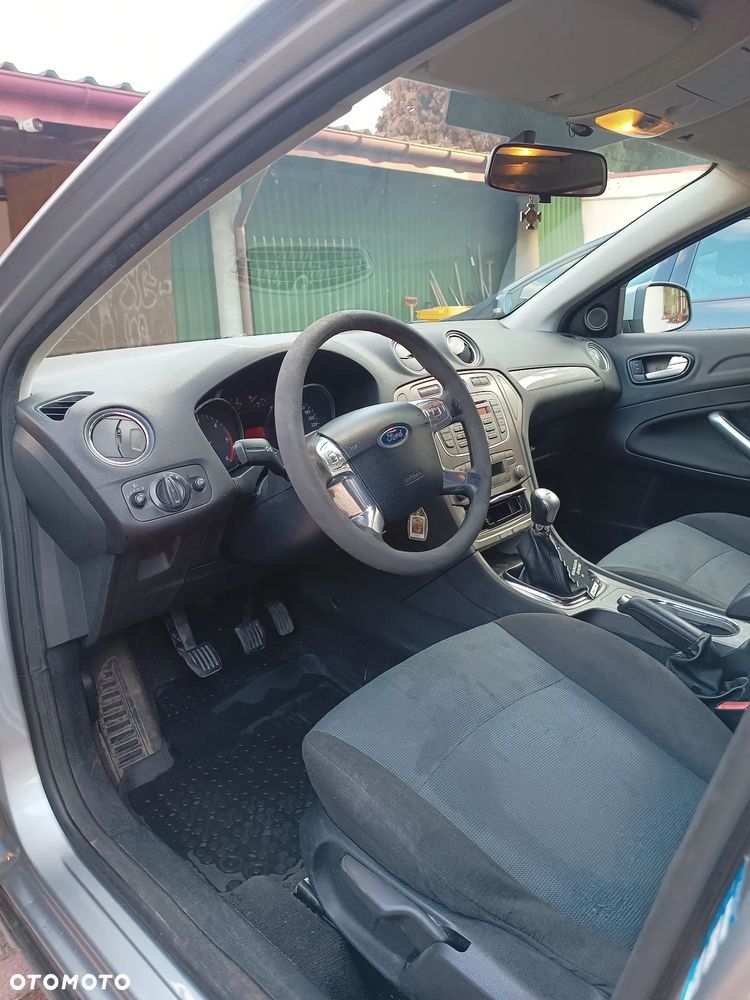 Ford Mondeo 1.8 TDCi Trend - 10