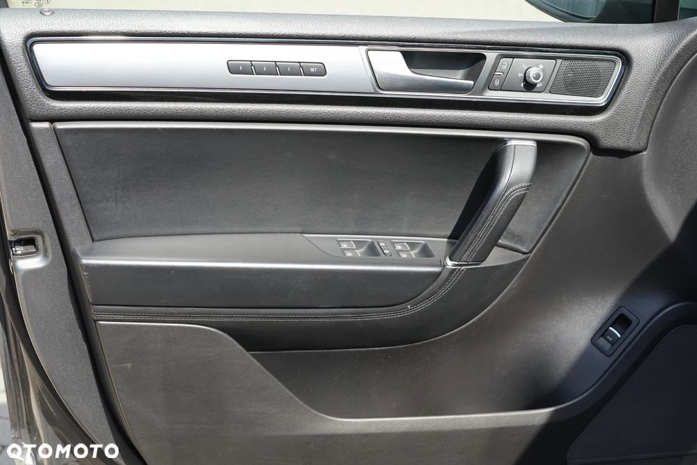 Volkswagen Touareg 3.0 V6 TDI BMT Perfectline R-Style - 14