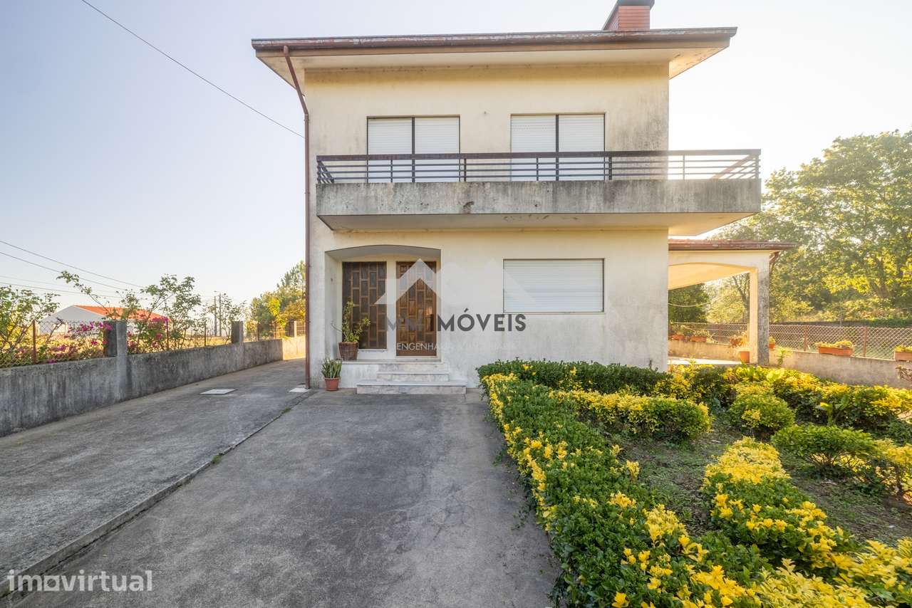 Moradia T4 | 4 Frentes | Lote 450 M²  | Jardim | Garagem | Maia - Grande imagem: 3/44