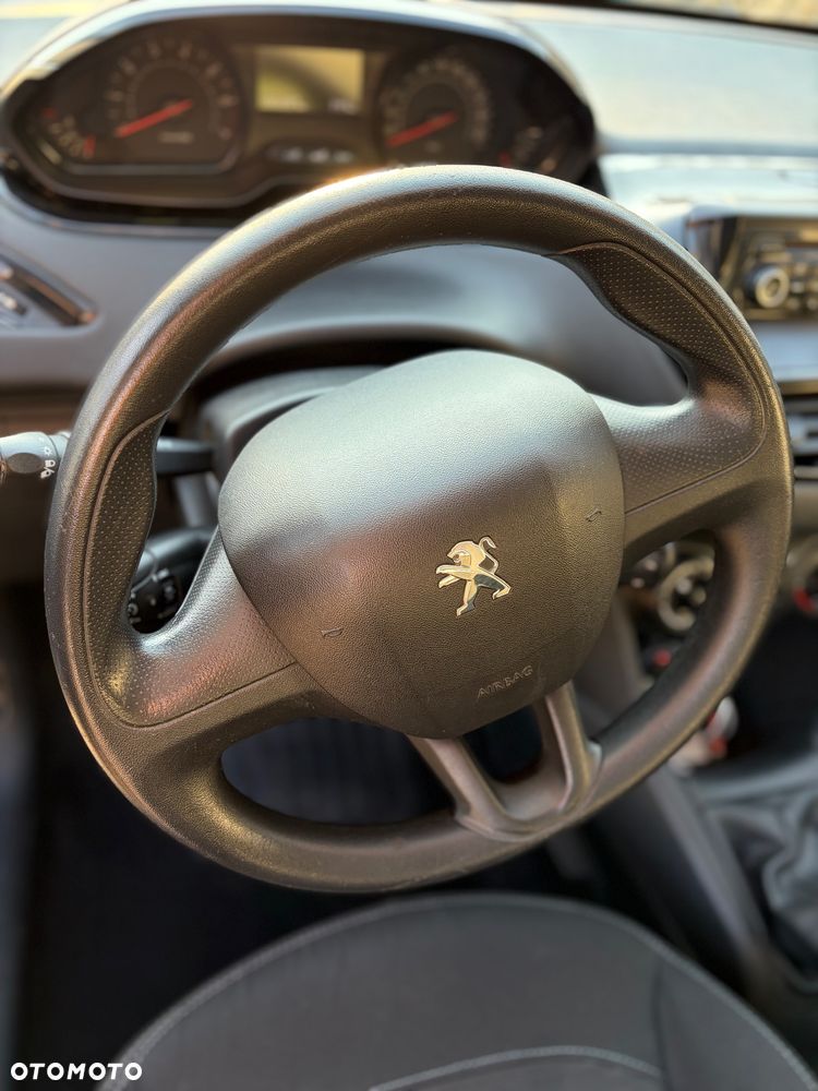 Peugeot 208 - 12