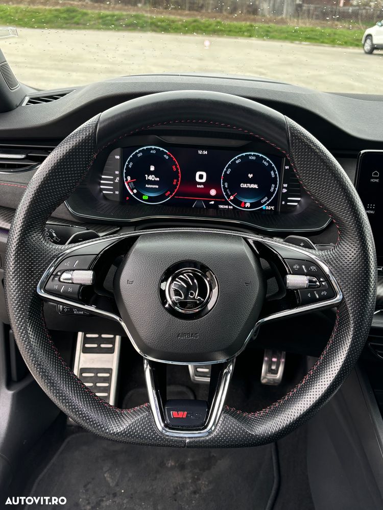 Skoda Octavia 2.0 TDI DSG 4X4 RS Plus - 10