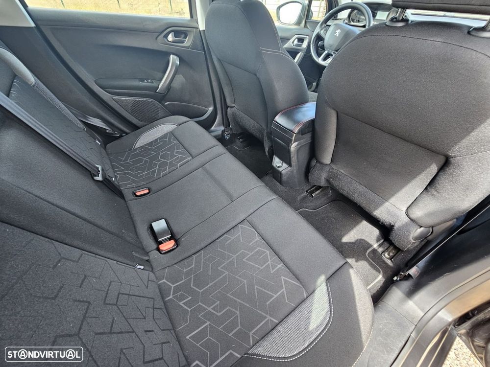 Peugeot 2008 1.2 PureTech Active - 25
