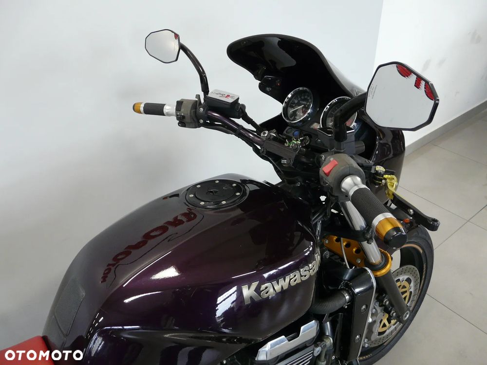 Kawasaki ZRX - 25