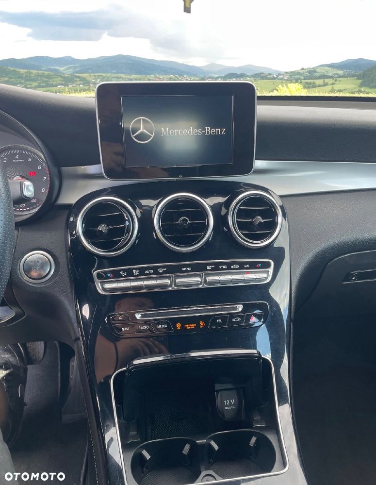 Mercedes-Benz GLC - 21