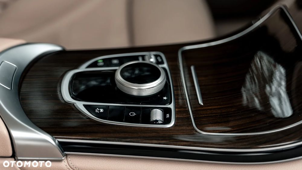 Mercedes-Benz GLC - 27