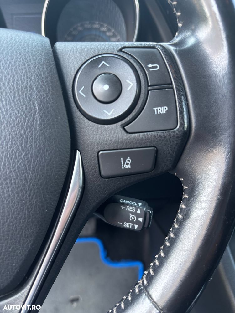 Toyota Auris - 14