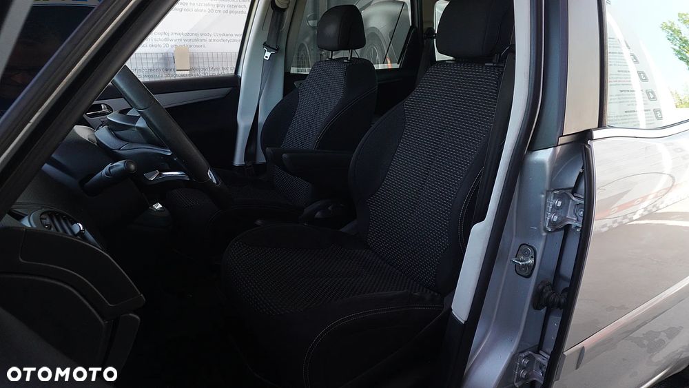 Citroën C4 Picasso - 25