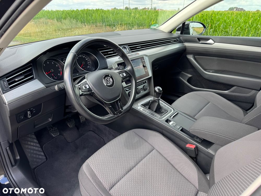Volkswagen Passat - 5