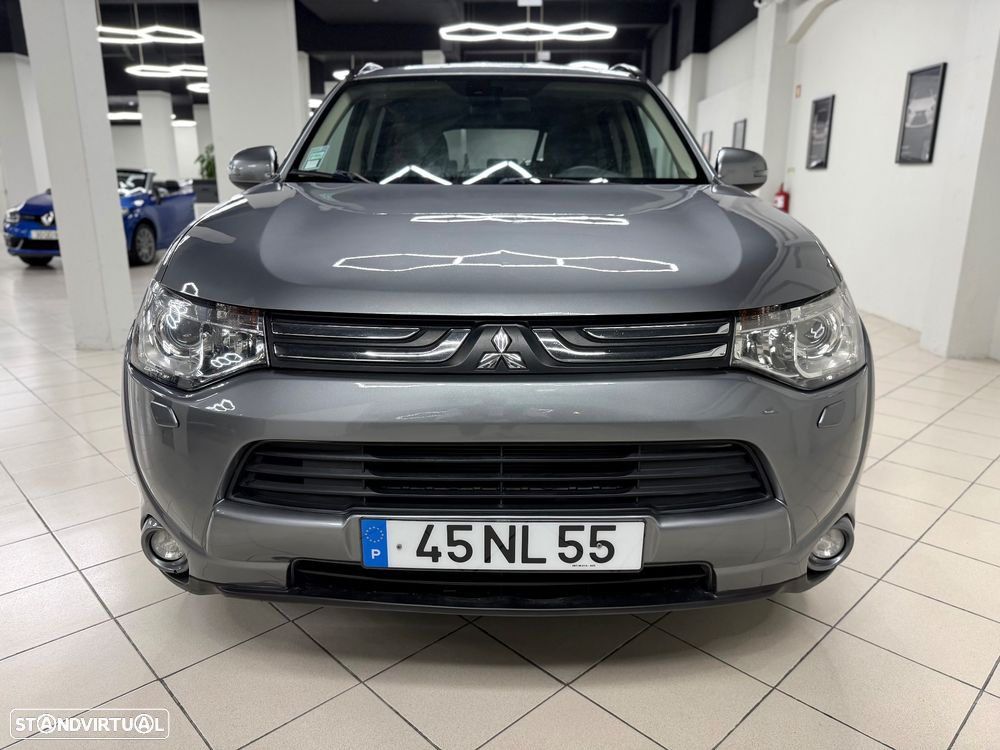 Mitsubishi Outlander 2.2 DI-D Instyle Navi AT 4WD - 12