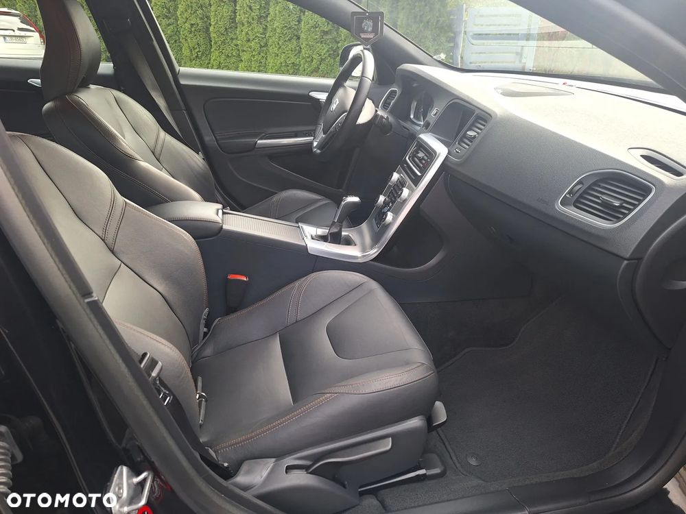 Volvo S60 Cross Country D4 Momentum - 29