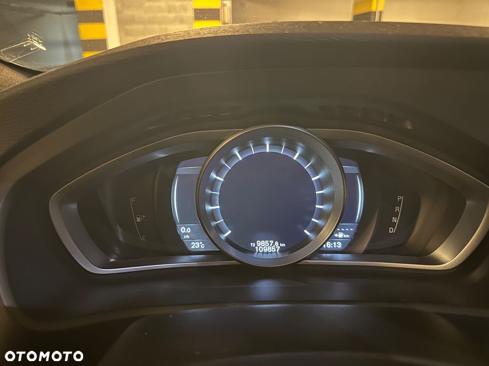 Volvo V40 Cross Country T3 Drive-E Ocean Race - 12