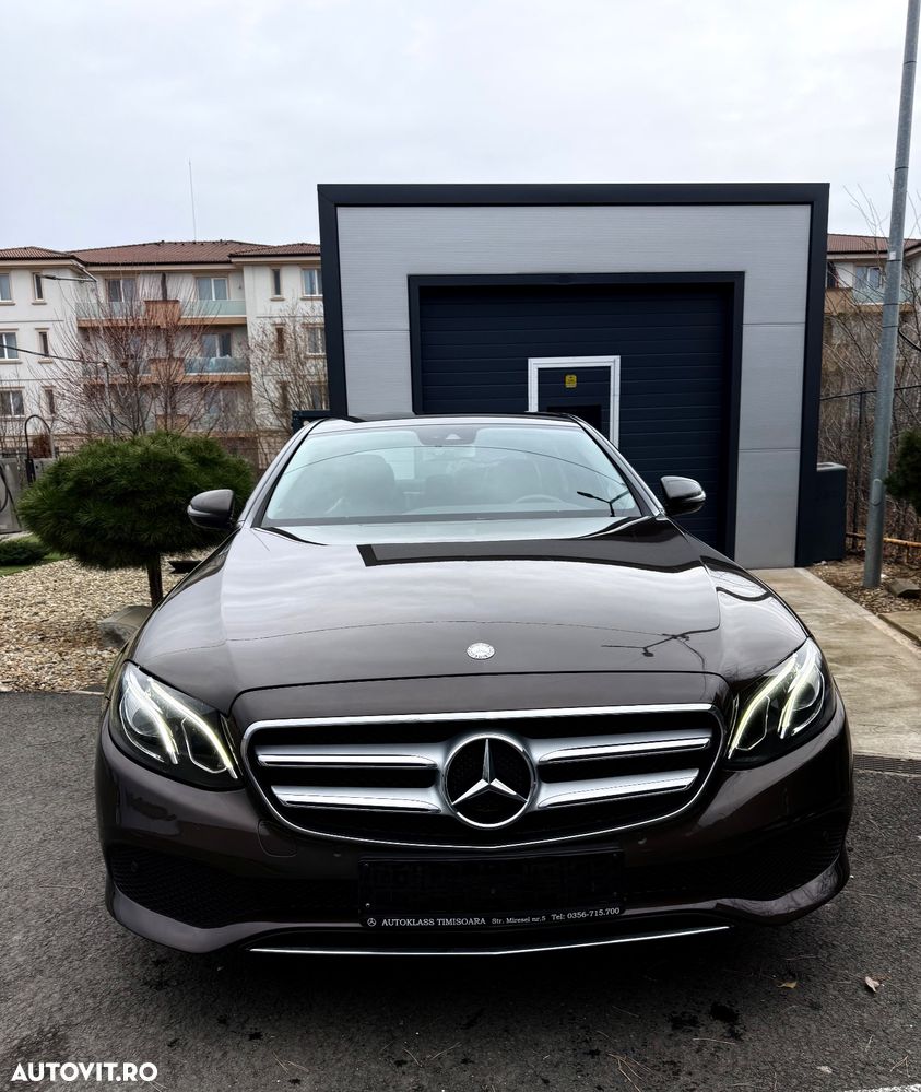 Mercedes-Benz E 200 4MATIC Aut. - 2