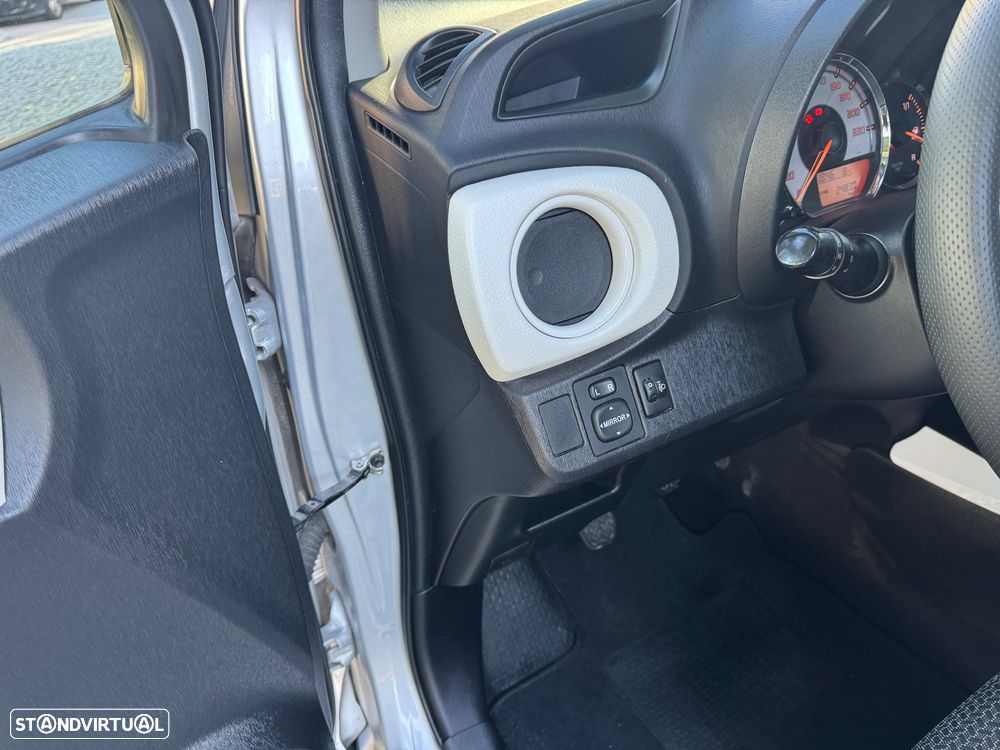 Toyota Yaris 1.4 D-4D Sport+P.Techno +Navi - 7
