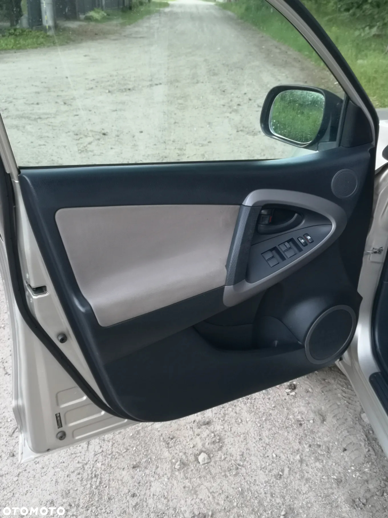 Toyota RAV4 - 40