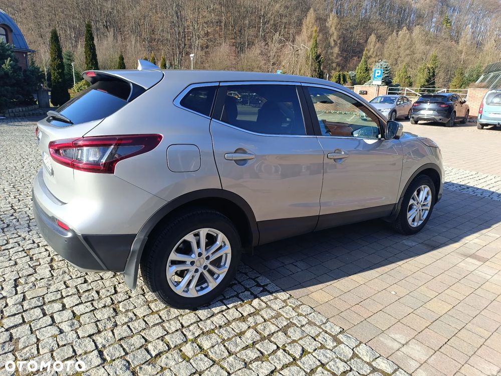 Nissan Qashqai 1.3 DIG-T DCT ZAMA - 4