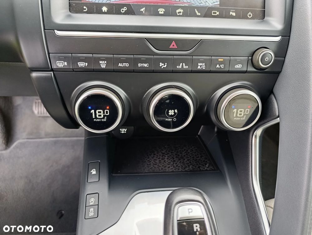 Jaguar E-Pace 2.0 i4P AWD R-Dynamic HSE - 22