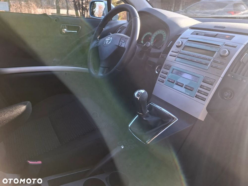 Toyota Corolla Verso - 11