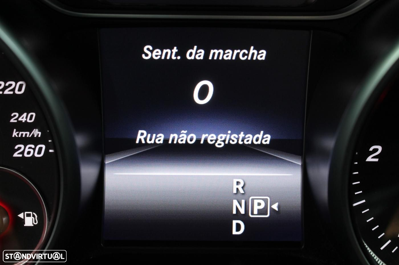 Mercedes-Benz GLA 180 d 7G-DCT - 29