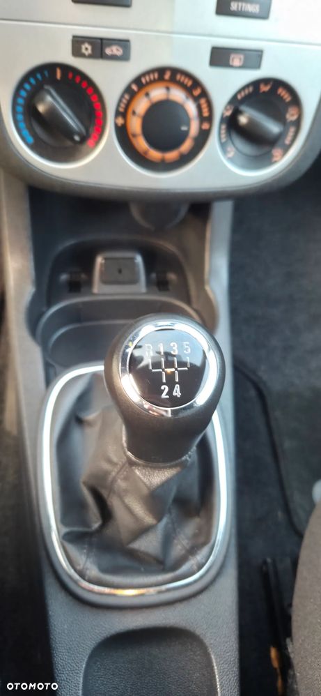 Opel Corsa 1.2 16V Enjoy - 25