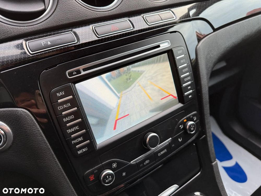 Ford S-Max - 21