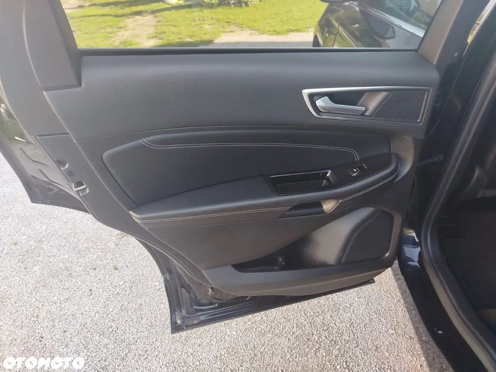 Ford Edge 2.0 TDCi Bi-Turbo 4x4 Titanium - 38