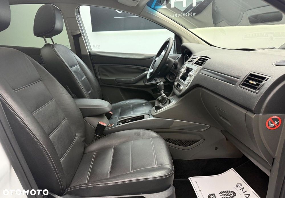 Ford Kuga - 17