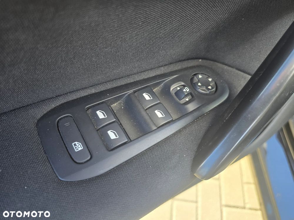 Peugeot 308 - 24