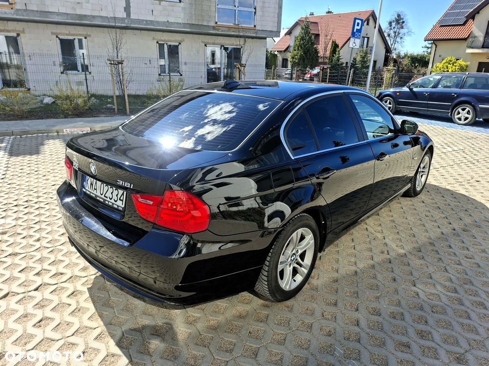 BMW Seria 3 318i Edition Exclusive - 3