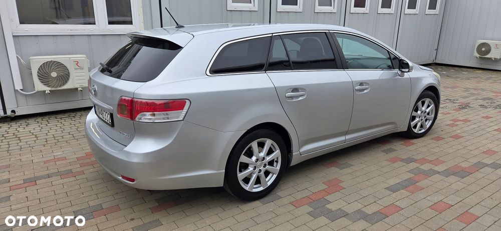 Toyota Avensis - 5