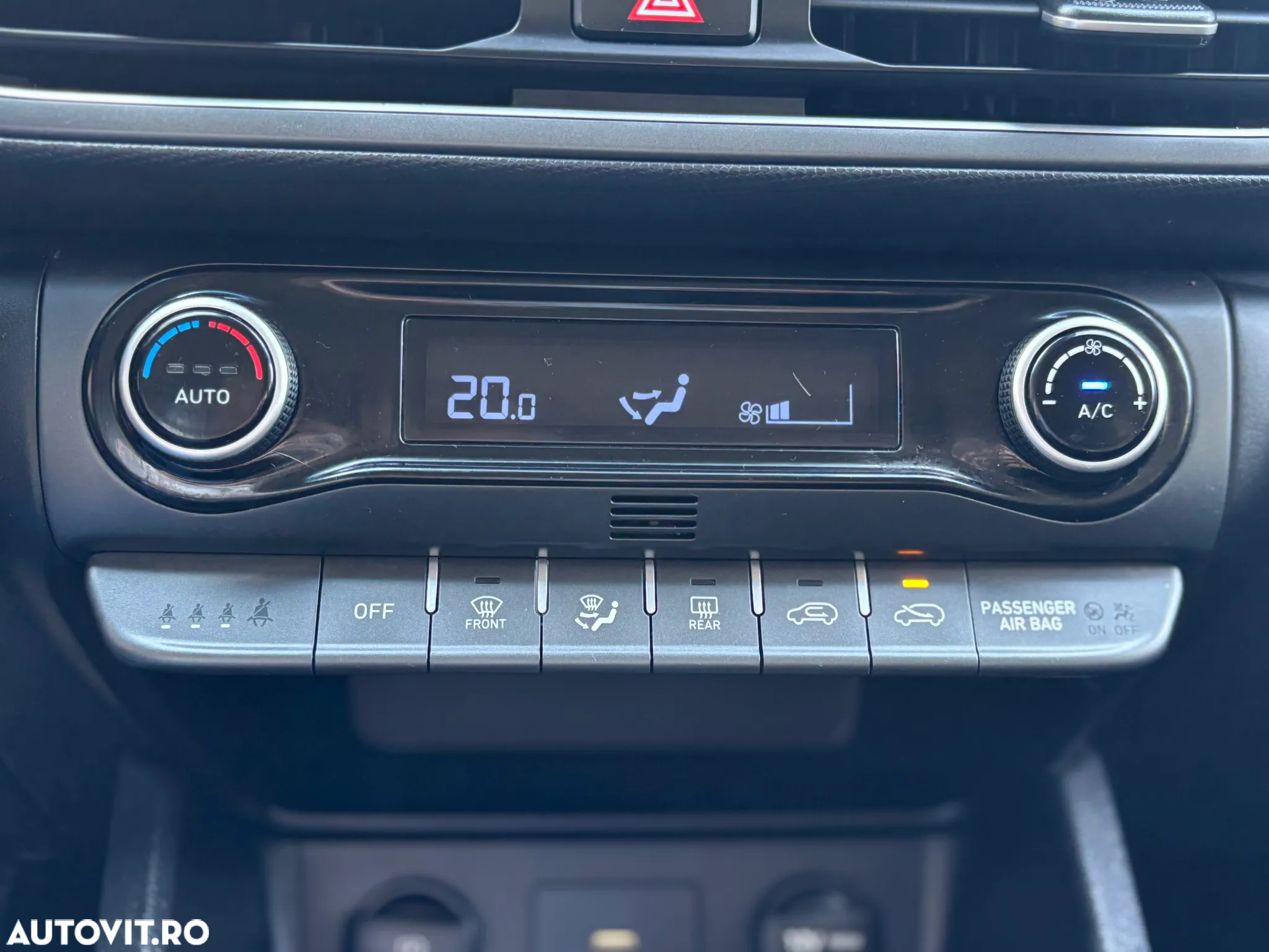 Hyundai KONA - 27