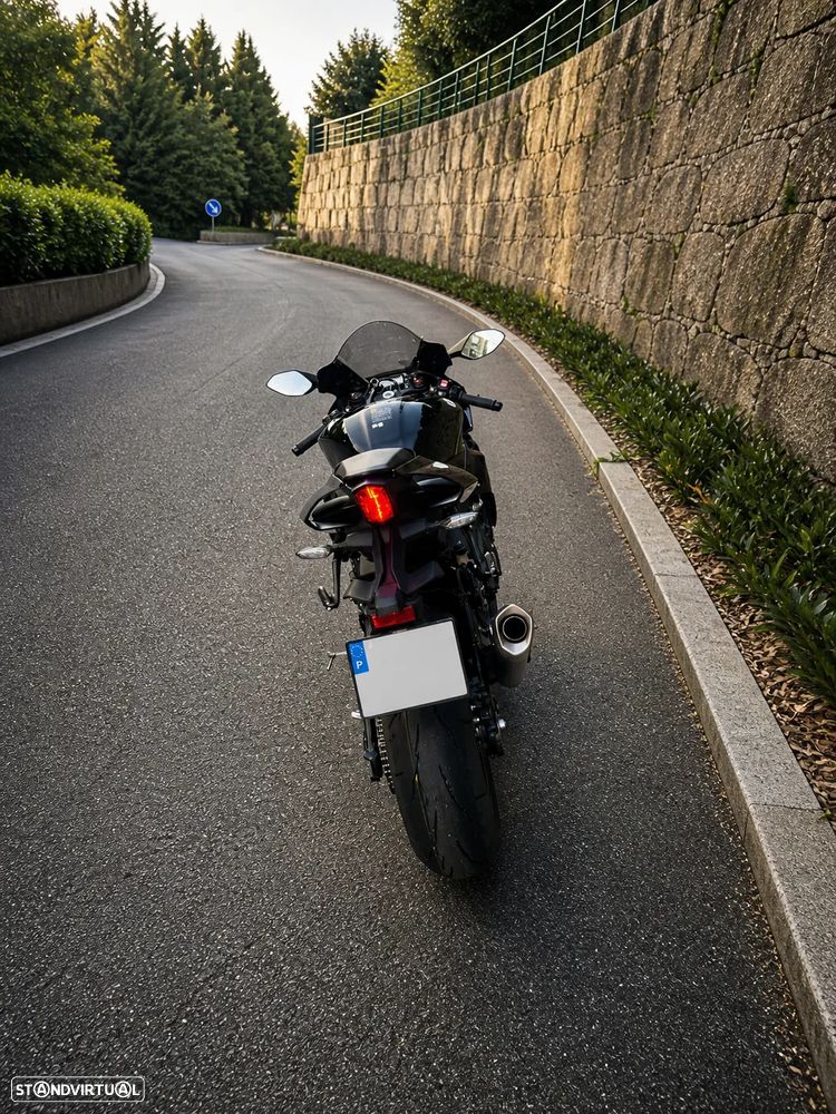 Yamaha YZF R1 - 14