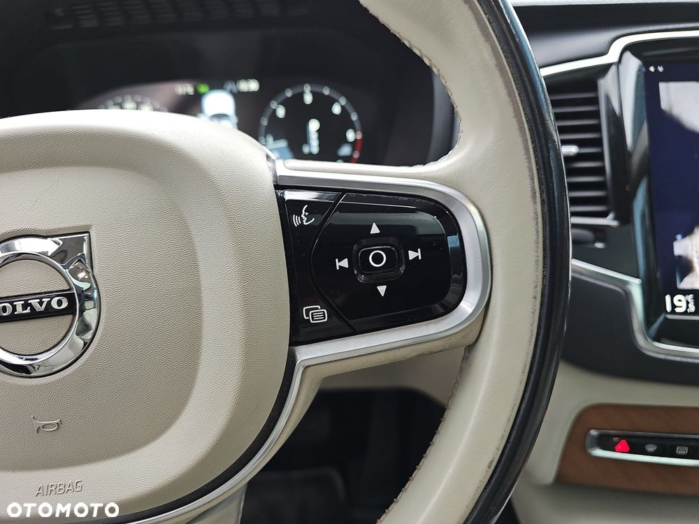 Volvo XC 90 - 16