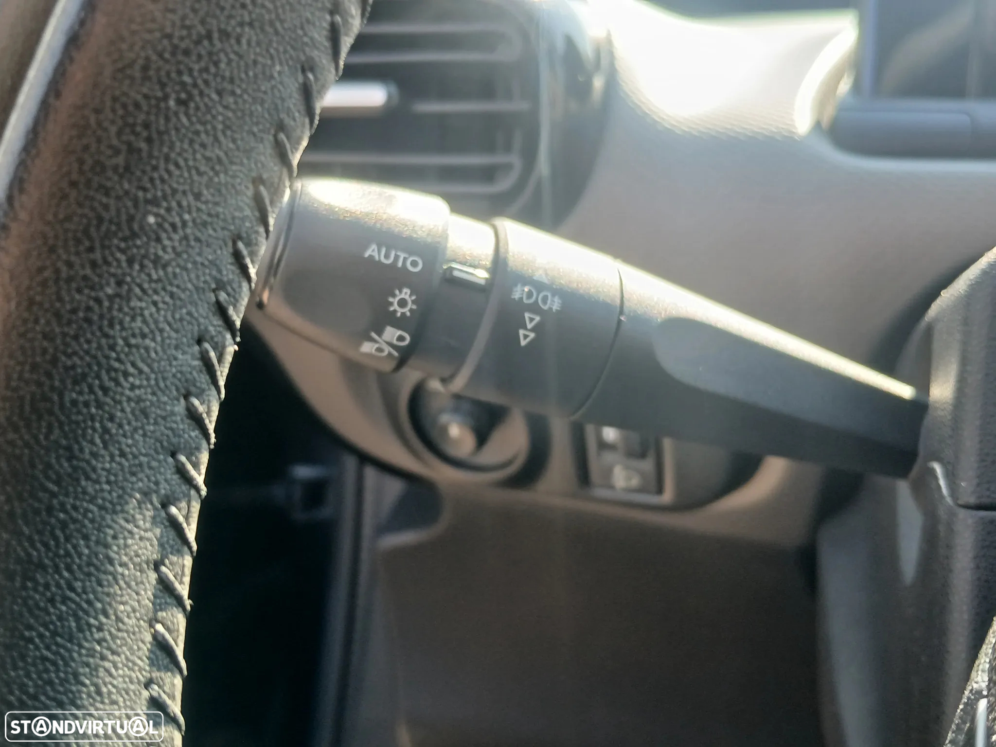 Citroën C4 Cactus 1.2 PureTech Shine - 33