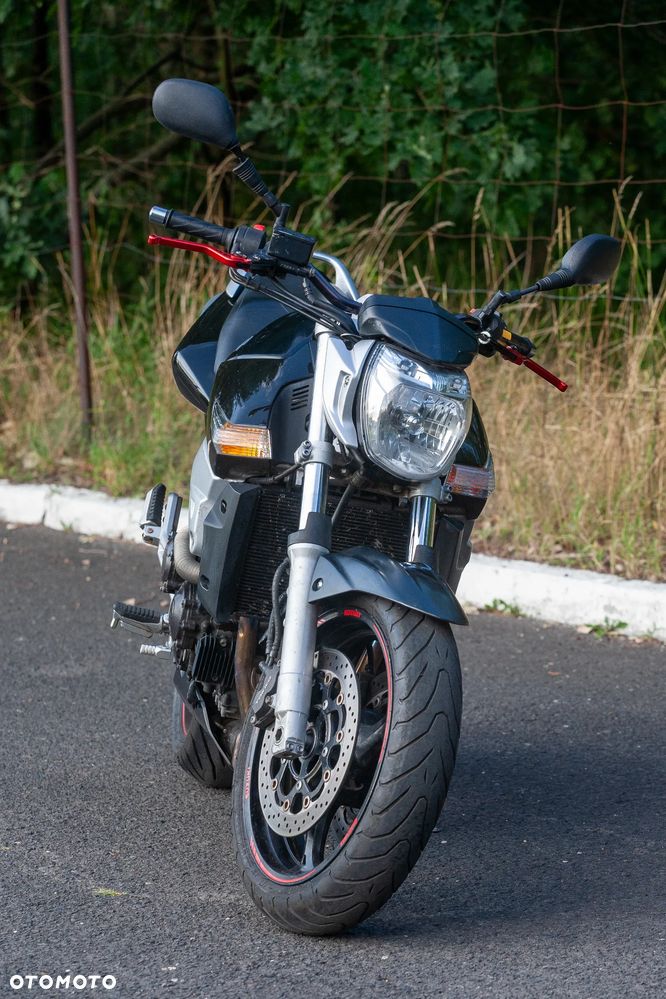 Suzuki GSR - 2