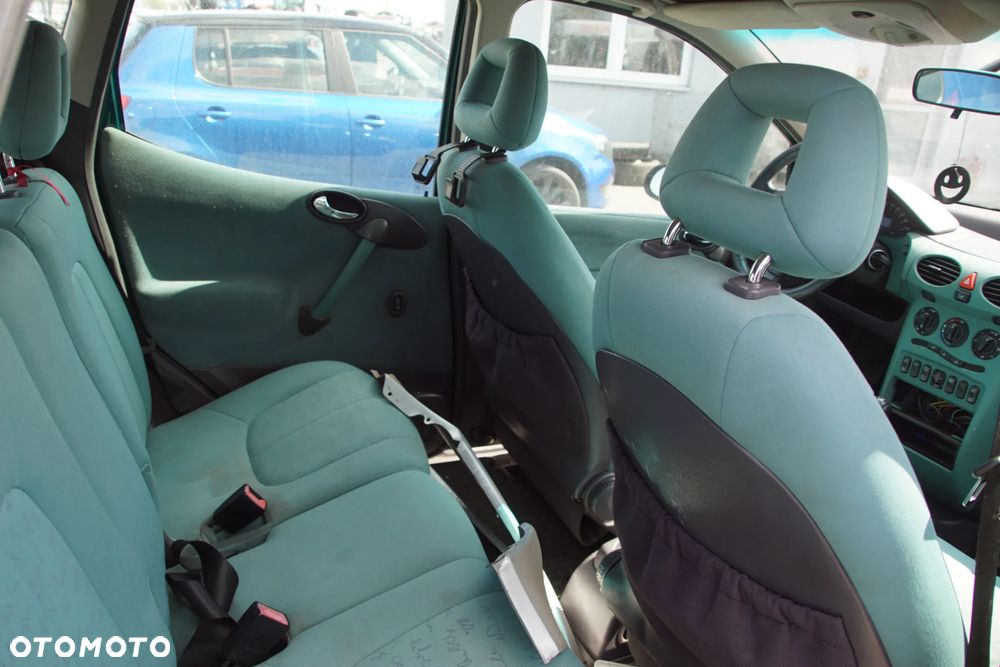Auto na części - Mercedes A-Klasa W168 1.4 82 KM 166940 716501 282 1998R Silnik Skrzynia Drzwi Maska Błotnik Klapa Zderzak Lusterko Lampa Klamka Szyba Deska Kokpit Sterownik Moduł Czujnik Licznik Panel Kierownica - 16