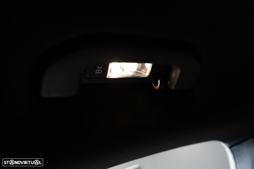 Mercedes-Benz CLA 250 e 8G-DCT AMG Line - 48