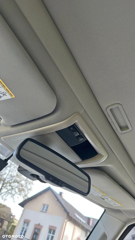 Jeep Commander 3.0 CRD Overland - 21